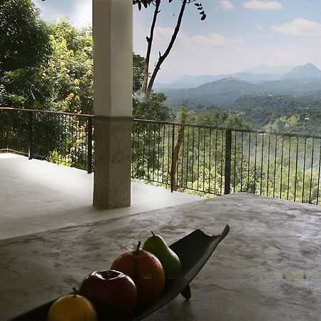 Mowbrey House Otel Kandy Dış mekan fotoğraf