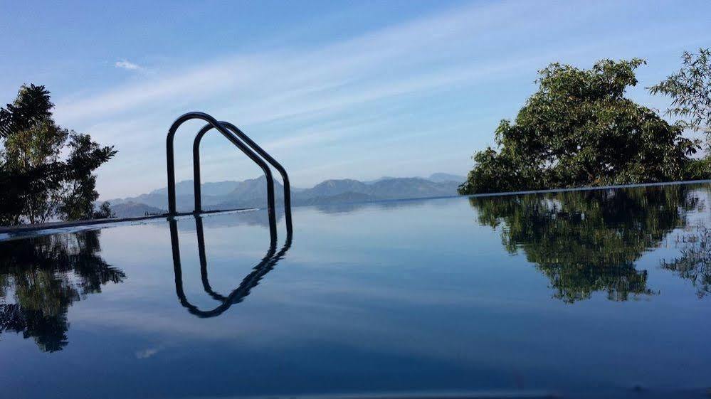 Mowbrey House Otel Kandy Dış mekan fotoğraf