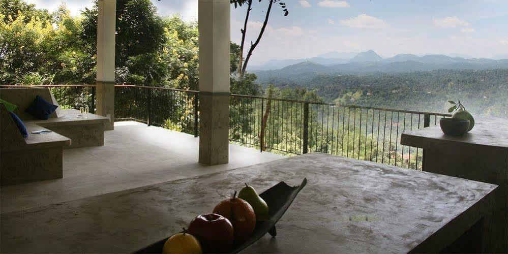 Mowbrey House Otel Kandy Dış mekan fotoğraf